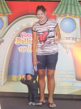 The long and the short of it: Khagendra Thapa Magar and Malee Duangdee.